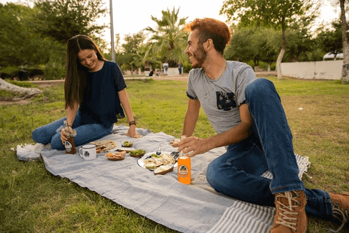 Is A Picnic A Good First Date - Couple On A Picnic