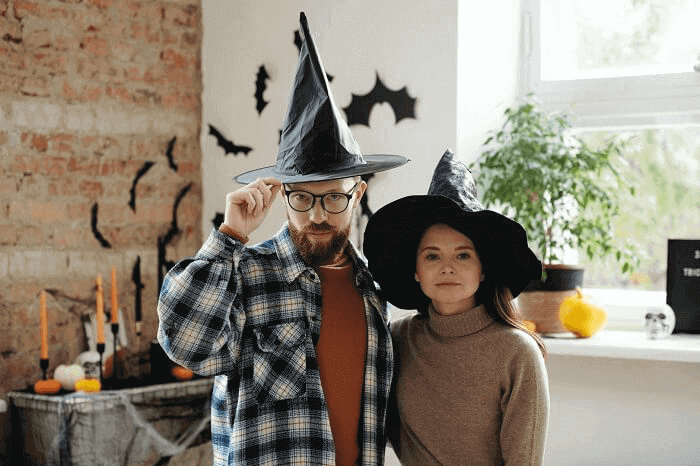 Halloween Date Ideas to Make You Shriek - halloween couple dressup