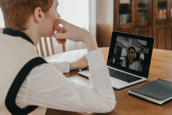 15 Ways to Celebrate a Long Distance Relationship Anniversary - couple video call