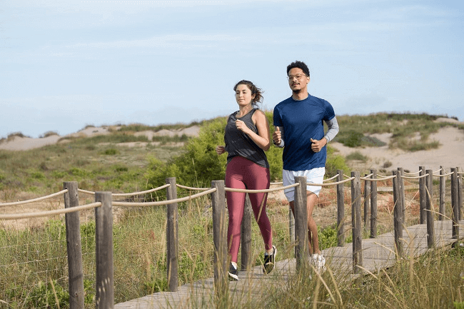 Hinge Statistics - hinge couple running