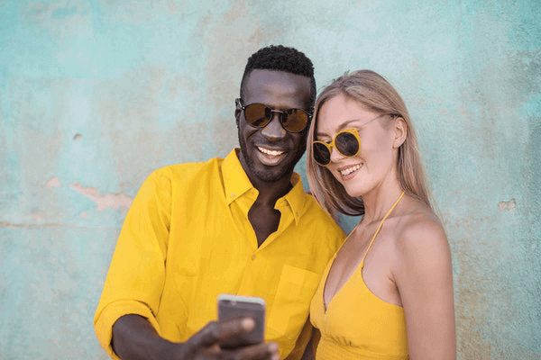 15 Ways To Be A Power Couple - couple in matching yellow clothes