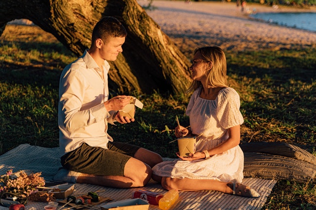 How Do I Plan A Full Day Date - picnic at the park